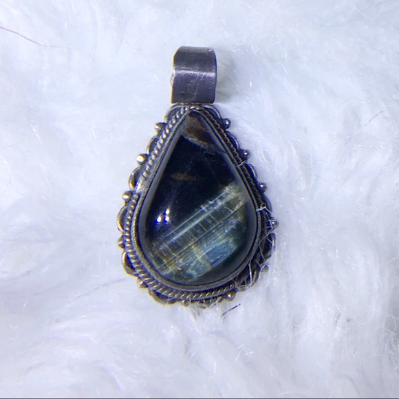 .925 Silver Labradorite Stone Pendant - Picture 2 of 8